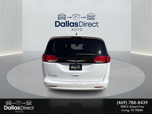 Used 2023 Chrysler Voyager LX image 7