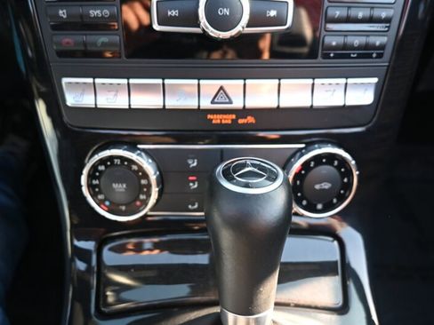 Used 2015 Mercedes-Benz SLK 250 image 49