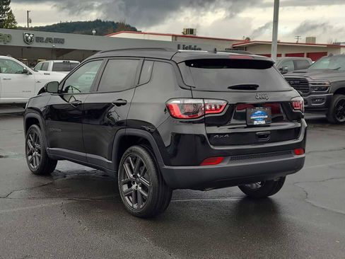 New 2026 Jeep Compass Latitude image 12