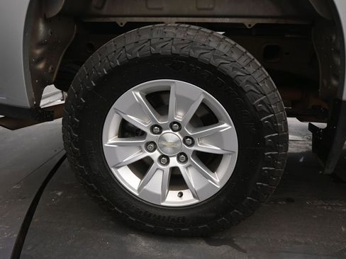 Used 2019 Chevrolet Silverado 1500 LT w/ Texas Edition image 12