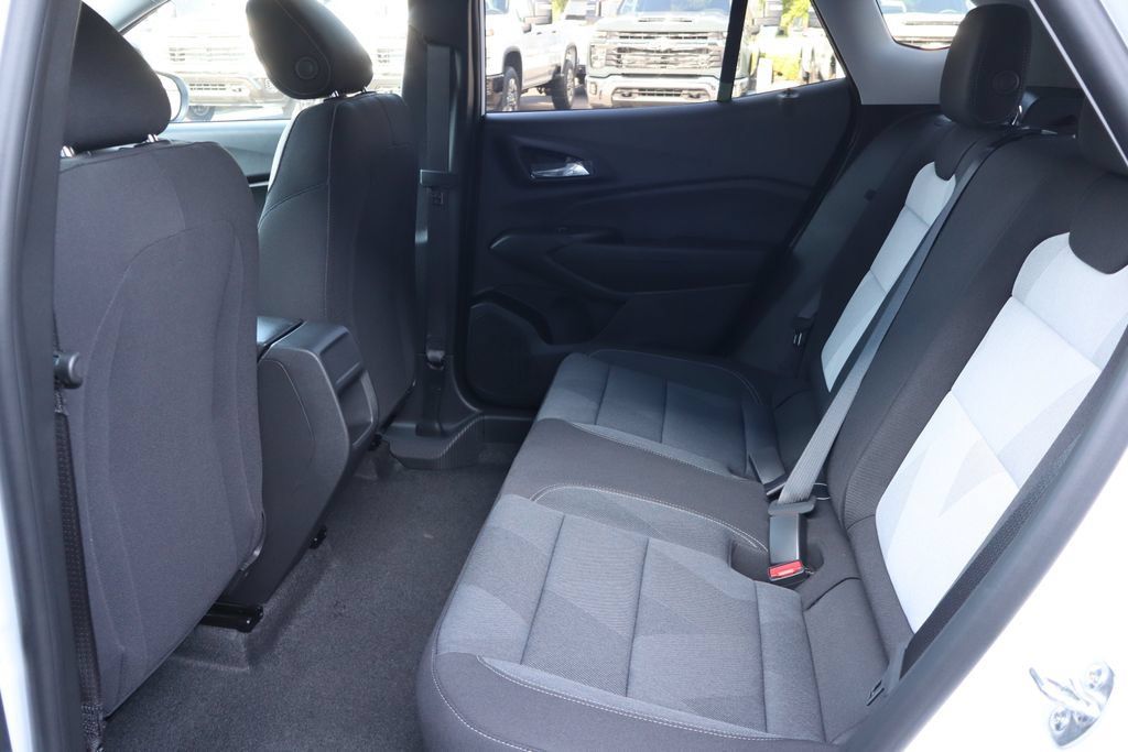New 2026 Chevrolet Trax LS w/ LS Convenience Package FWD image 18
