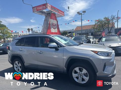 Used 2019 Toyota RAV4 XLE image 1