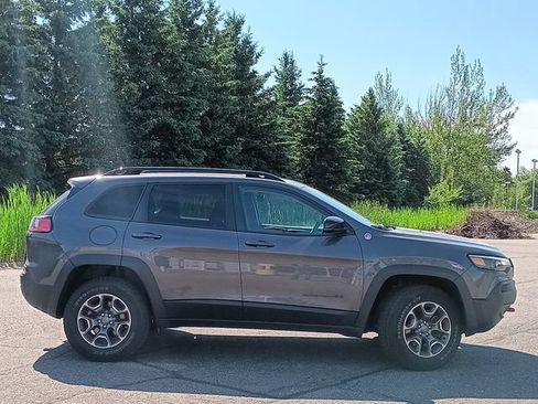 Used 2022 Jeep Cherokee Trailhawk w/ Trailer Tow Group AWD/4WD image 4