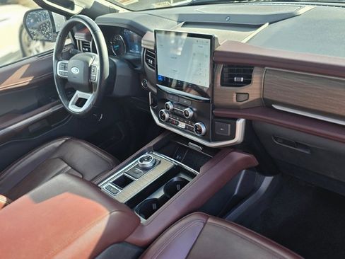 Used 2024 Ford Expedition Max Limited image 8