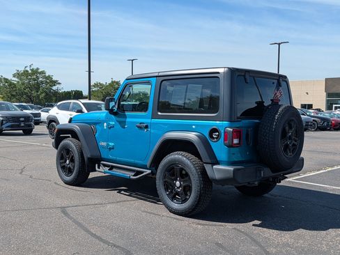Used 2019 Jeep Wrangler Sport AWD/4WD image 3