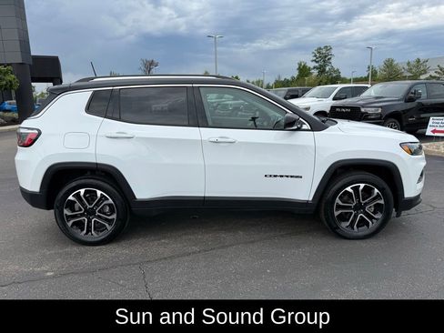 Certified 2022 Jeep Compass Limited w/ Sun and Sound Group AWD/4WD image 3