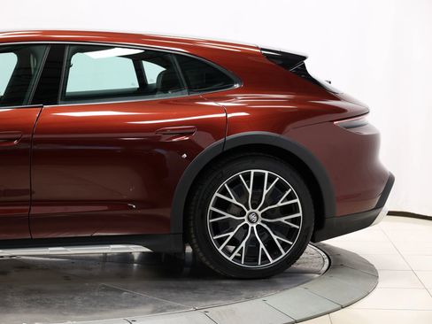 Used 2022 Porsche Taycan 4 Cross Turismo w/ Technology Package AWD/4WD image 9