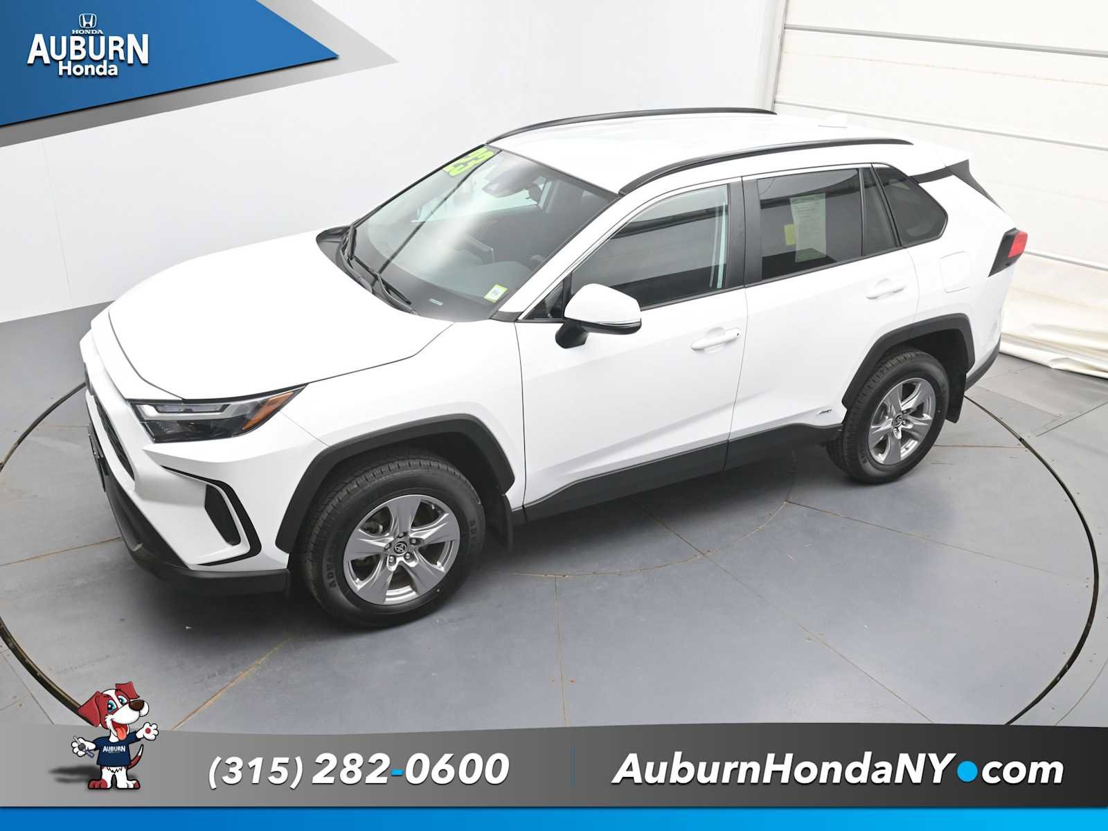 Used 2023 Toyota RAV4 LE AWD/4WD image 30