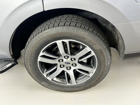 Used 2023 Ford Expedition Limited AWD/4WD image 11