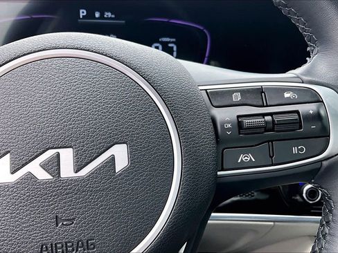 Used 2025 Kia Sportage EX w/ Premium Package FWD image 28