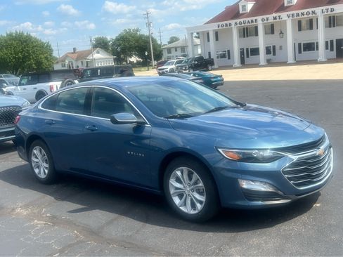 Used 2025 Chevrolet Malibu LT FWD image 3