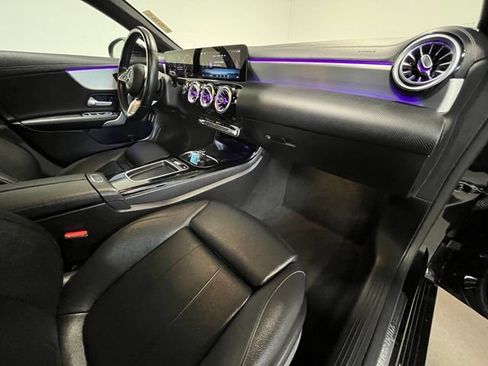 Used 2025 Mercedes-Benz CLA 250 image 10