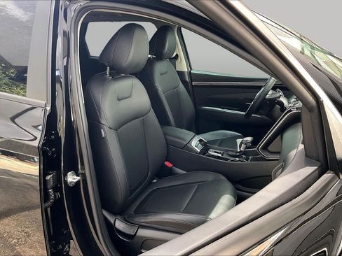 Certified 2024 Hyundai Tucson SEL w/ Convenience Package FWD image 9
