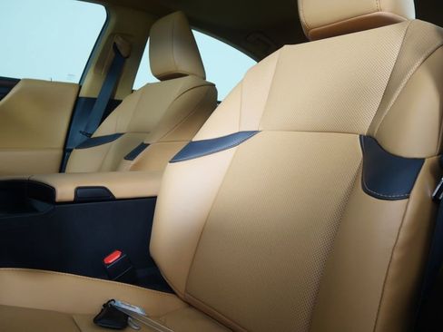 Used 2024 Lexus ES 350 w/ Premium Package image 10