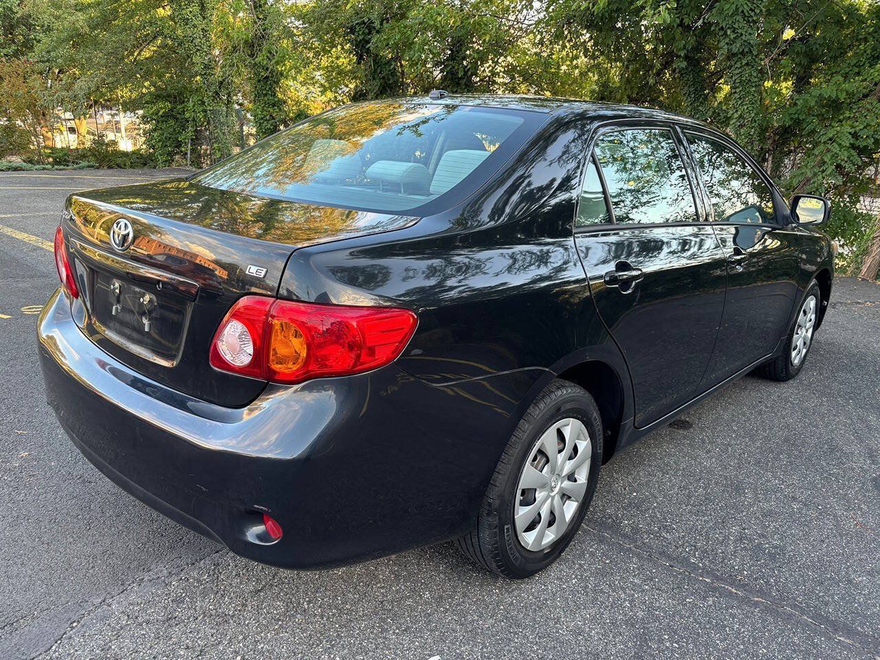 Used 2010 Toyota Corolla LE FWD image 5