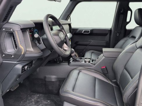 New 2025 Ford Bronco Badlands AWD/4WD image 9