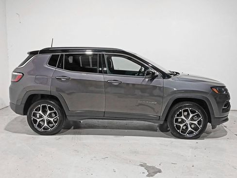Used 2024 Jeep Compass Limited AWD/4WD image 7