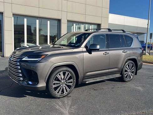 New 2026 Lexus LX 600 4WD w/ Luxury Package image 2