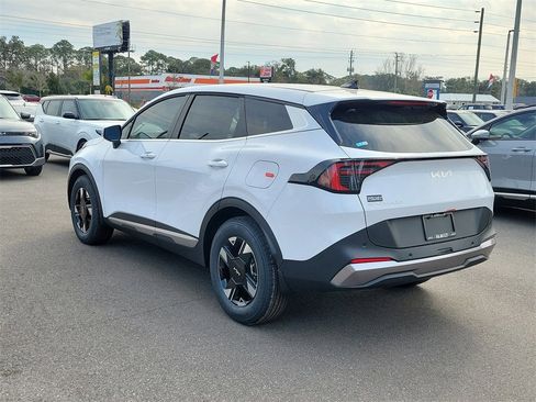 New 2026 Kia Sportage LX image 4