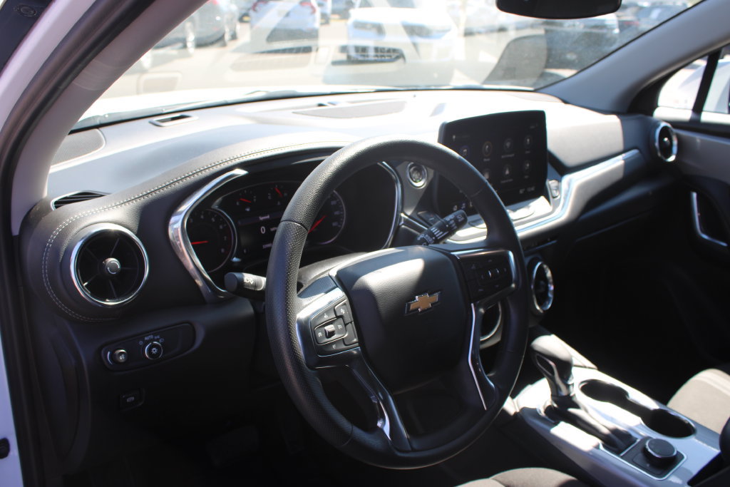 Used 2025 Chevrolet Blazer LT FWD image 22