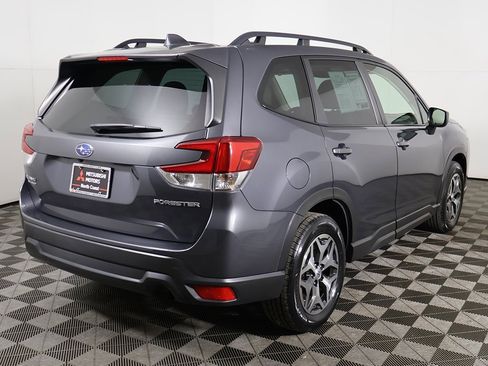 Used 2023 Subaru Forester Premium image 10