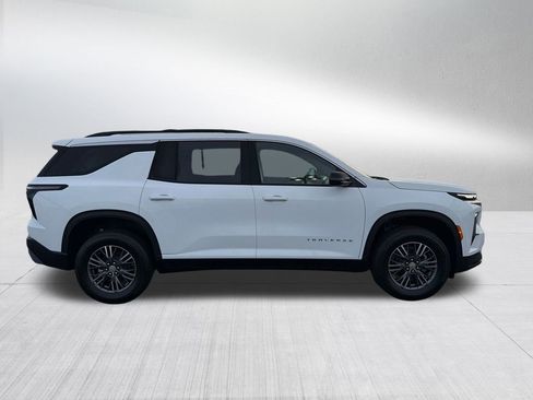 New 2026 Chevrolet Traverse LT image 2
