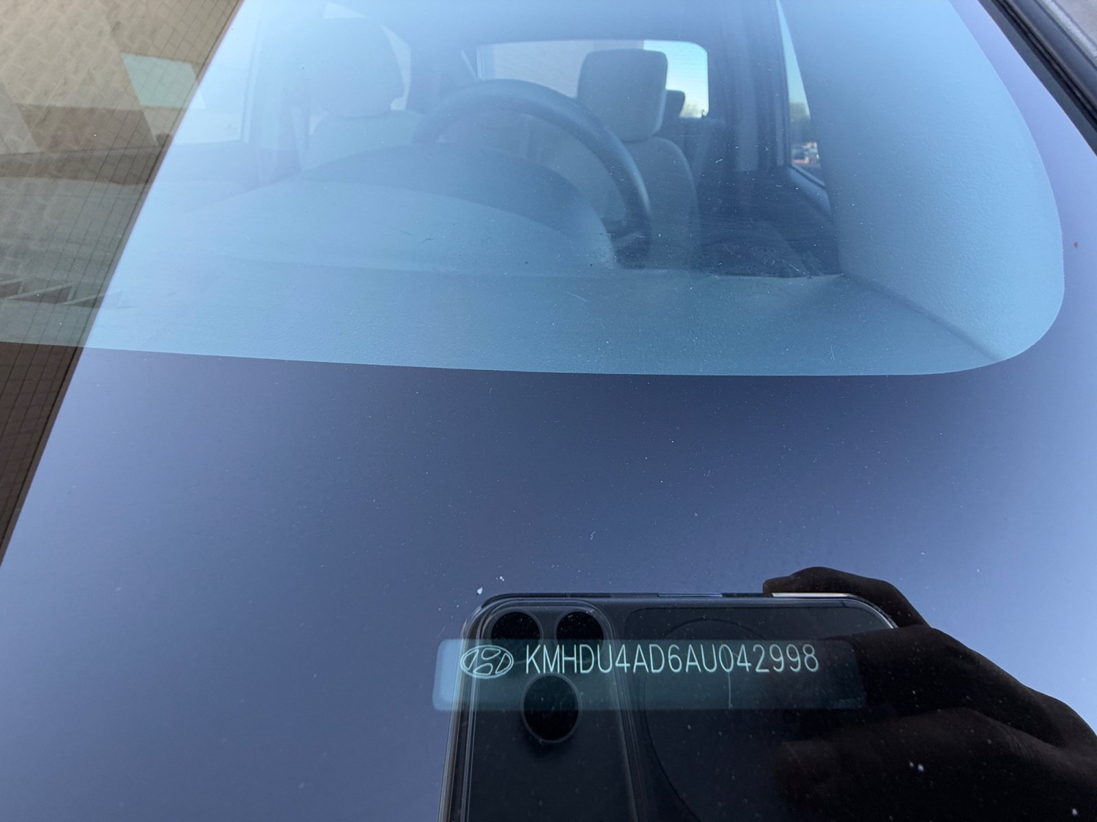Used 2010 Hyundai Elantra GLS FWD image 25