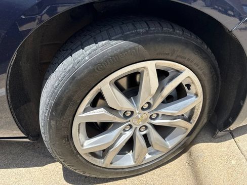 Used 2017 Chevrolet Impala LT FWD image 5