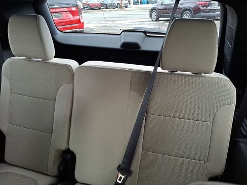 Used 2024 Chevrolet Traverse LT image 11