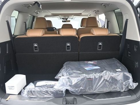 New 2026 INFINITI QX80 Luxe w/ Cargo Package image 31
