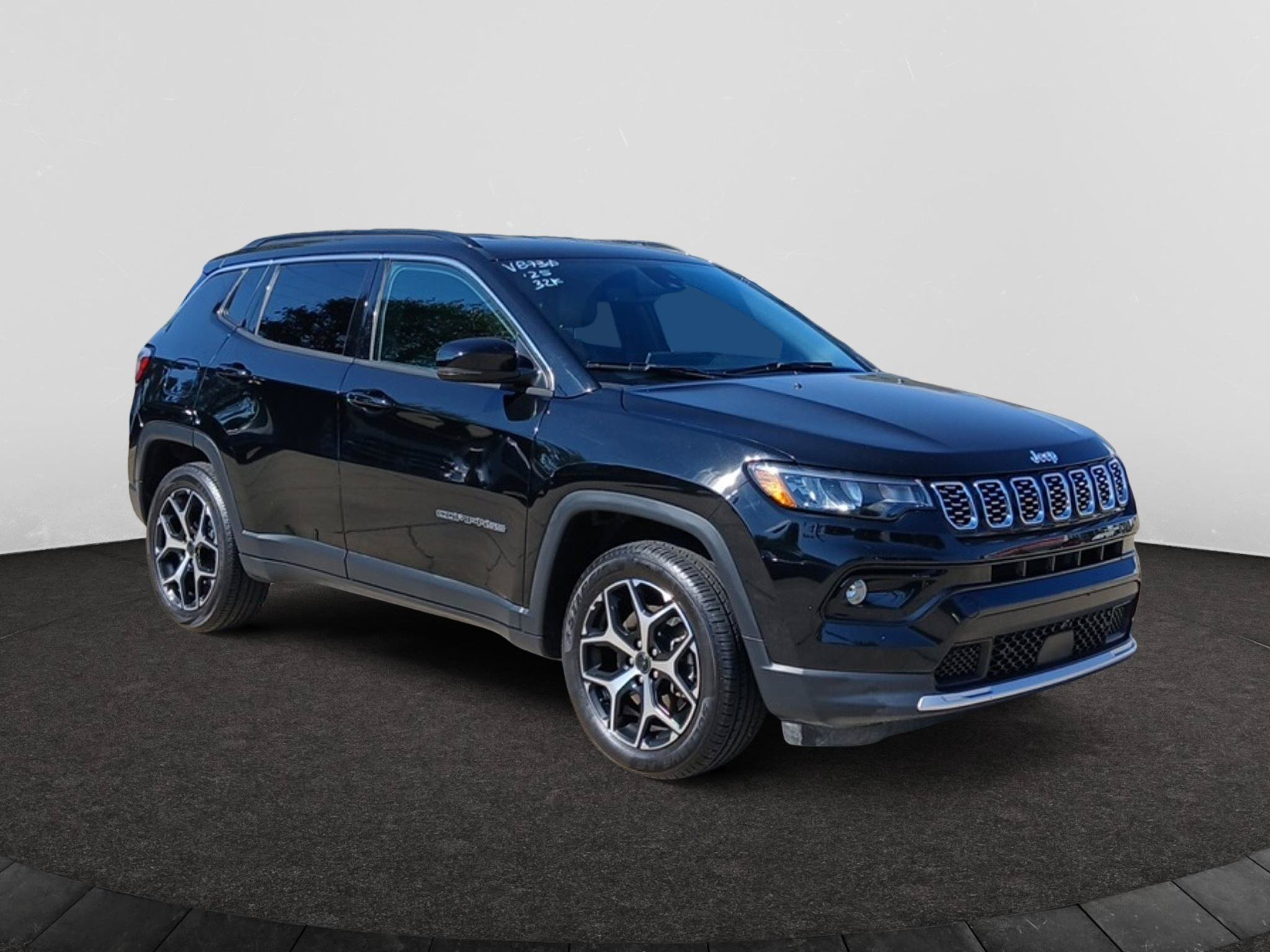 Used 2025 Jeep Compass Limited AWD/4WD image 1