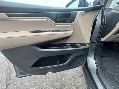 Used 2019 Honda Odyssey EX image 16