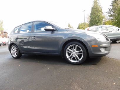 Used 2009 Hyundai Elantra w/ Premium-Sport Pkg 2