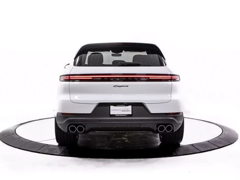 Certified 2026 Porsche Cayenne AWD/4WD image 6
