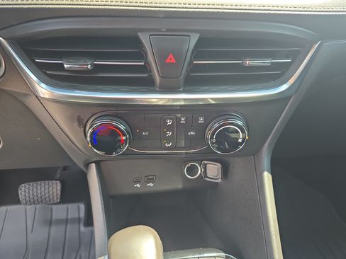 Used 2024 Buick Encore GX Preferred FWD image 22