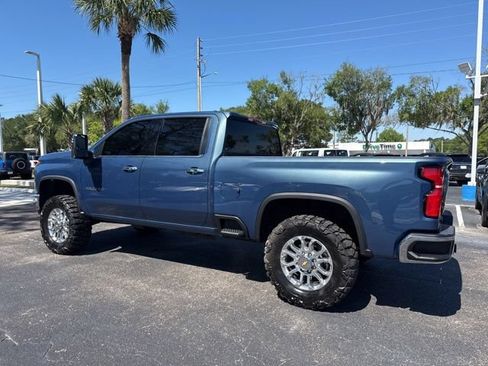 Used 2025 Chevrolet Silverado 2500 LTZ AWD/4WD image 8