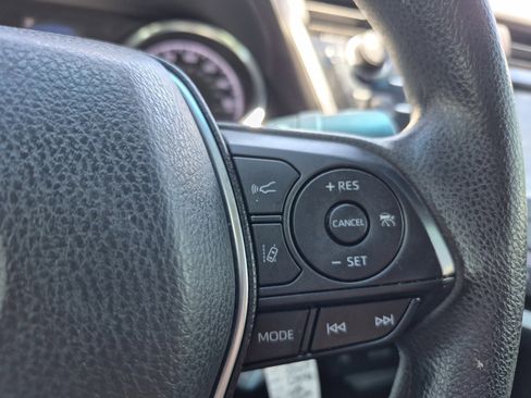Used 2020 Toyota Camry LE FWD image 26