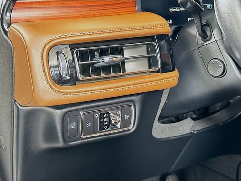 Used 2022 Lincoln Aviator Reserve w/ Equipment Group 201A image 10