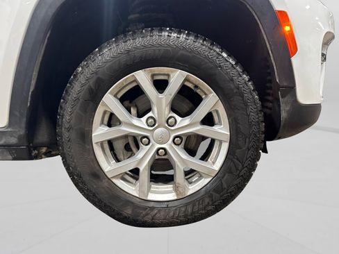 Used 2023 Jeep Grand Cherokee Limited image 53