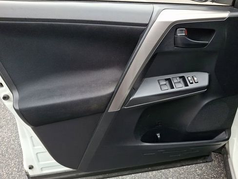 Used 2017 Toyota RAV4 LE w/ Carpet Mat Package image 14