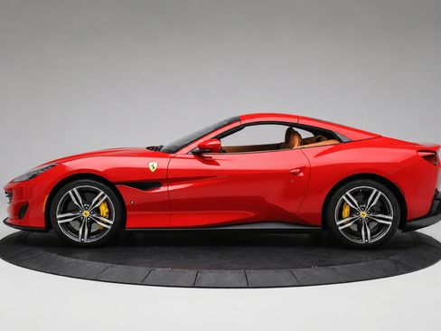 Used 2019 Ferrari Portofino RWD image 9