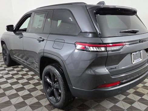 New 2025 Jeep Grand Cherokee Limited w/ Black Appearance Package image 6