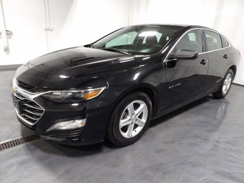 Used 2021 Chevrolet Malibu LS FWD image 4