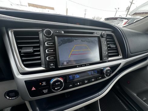 Used 2019 Toyota Highlander Limited Platinum image 11