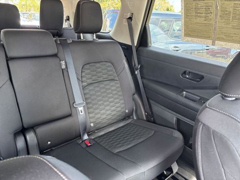 Used 2025 Nissan Pathfinder SV image 40