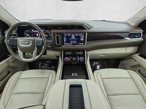Used 2021 GMC Yukon XL Denali AWD/4WD image 19