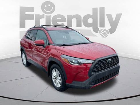 Used 2022 Toyota Corolla Cross LE image 3