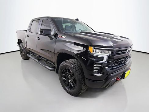 Used 2024 Chevrolet Silverado 1500 LT Trail Boss w/ Convenience Package II AWD/4WD image 4