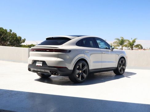 New 2026 Porsche Cayenne Coupe AWD/4WD image 9