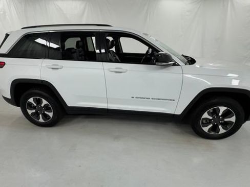 Used 2024 Jeep Grand Cherokee Limited 4xe AWD/4WD image 2